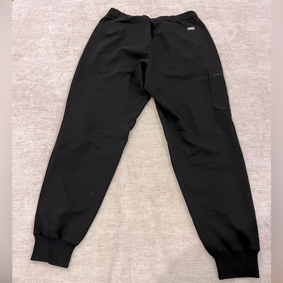 FIGS Technical Collection Axim Cargo Scrub Pants | Size L | Style M22SW2001 - Picture 6 of 7